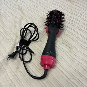 Pink and Black Hair Dryer Brush. Perfect for maintaining blow outs, light curls